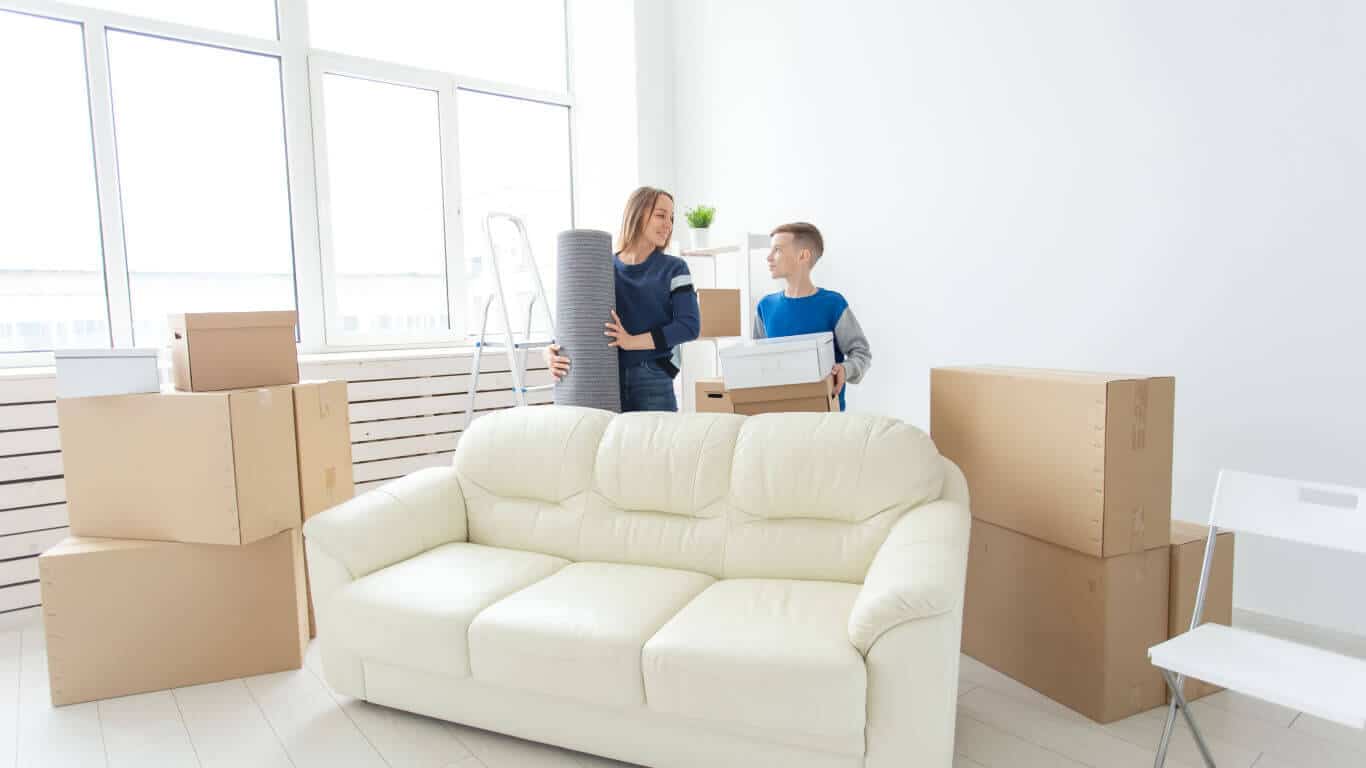 Read more about the article Shipping Large Items — How to Pack, Weigh, and Ship Large Items