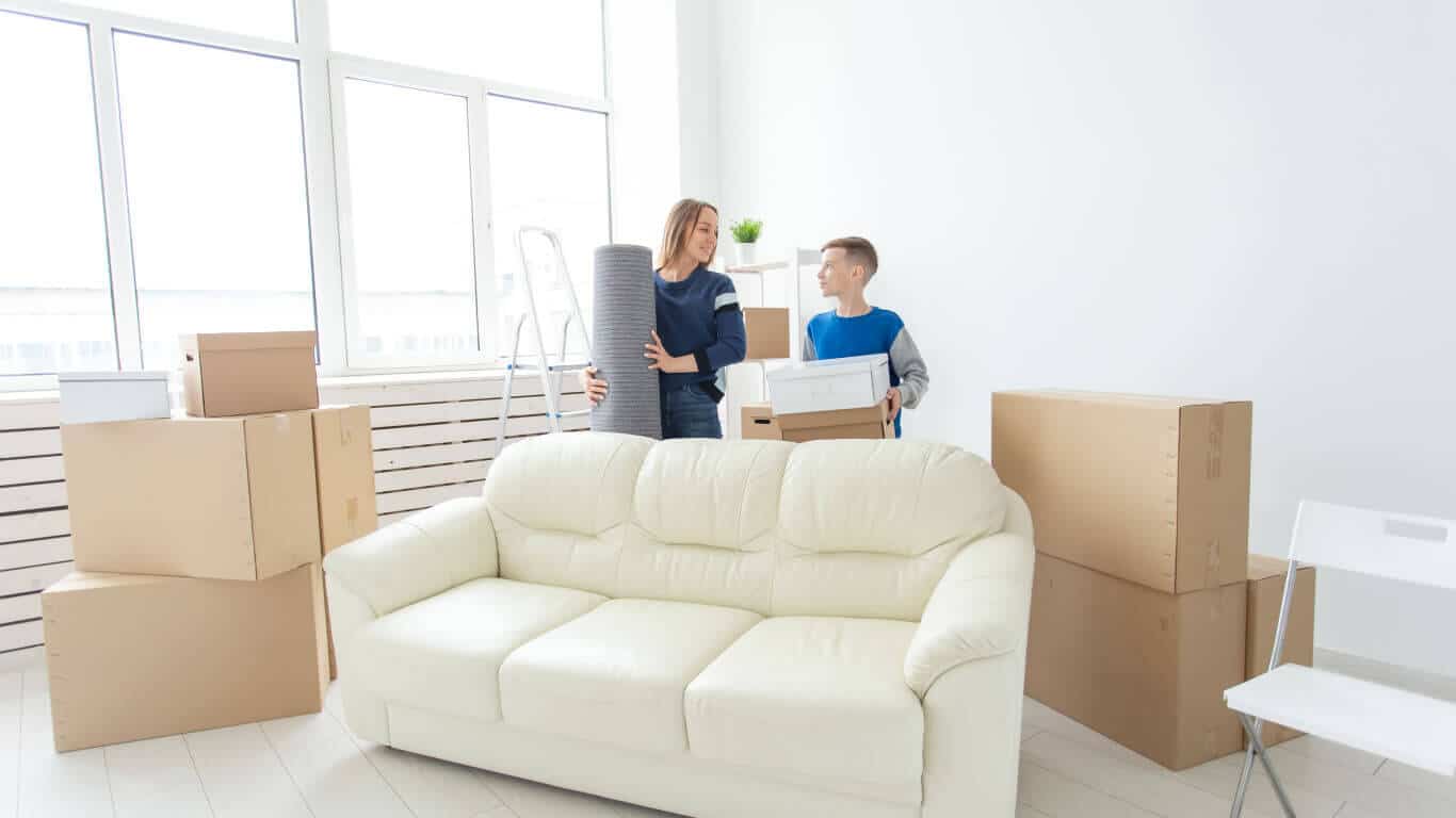 Read more about the article How to Ship Large Items: A Comprehensive Guide