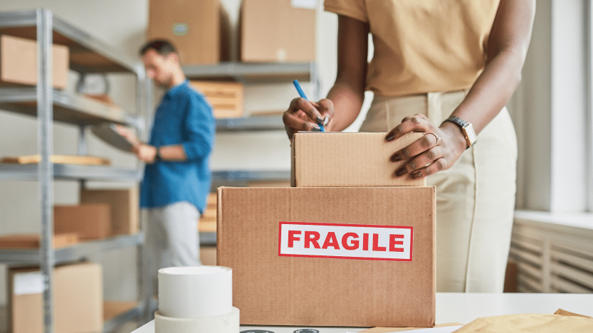 Read more about the article 10 Expert Packing Tips for USA-UK Shipping Fragile Items