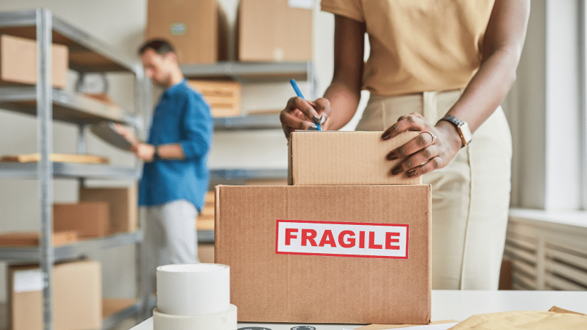 Read more about the article 10 Expert Packing Tips for Shipping Fragile Items to UK from USA